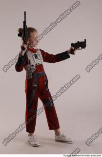 07 2019 01 DENISA WITH TWO GUNS